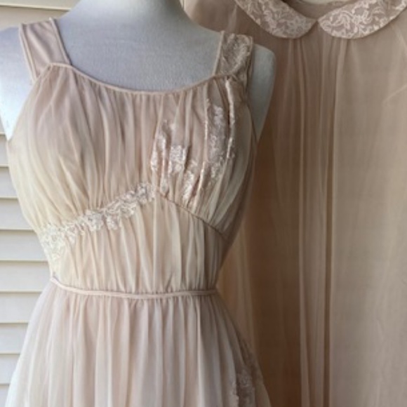 Vintage Shadow Line Layered Chiffon Peignoir Set - Picture 2 of 12
